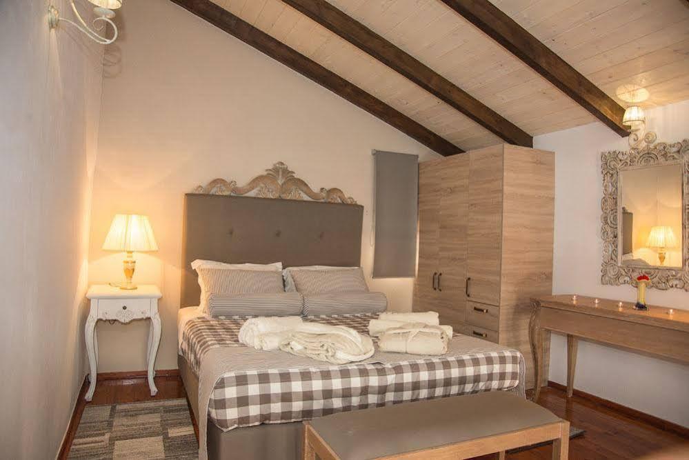 Porto Enetiko Suites Rethymno  Exterior photo